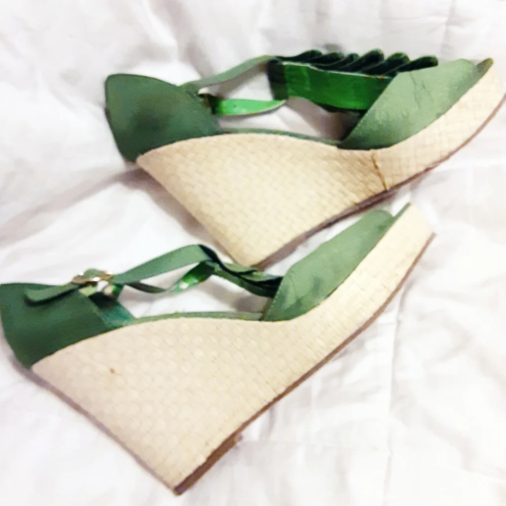 Steve Madden Ruffle Wedge Platforms - Picture 6 of 16